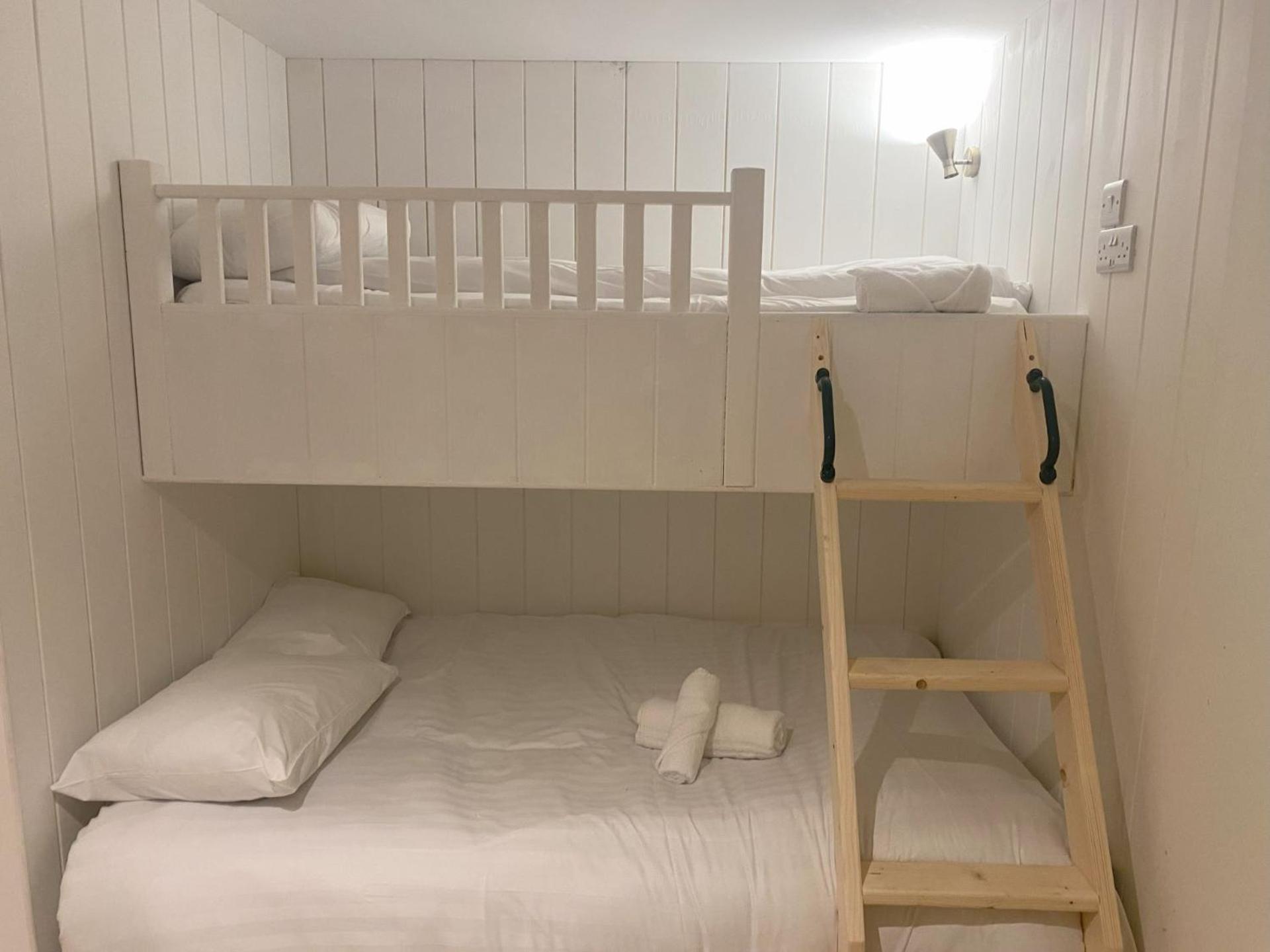 Walsh'S Hotel And Apartments Maghera  외부 사진